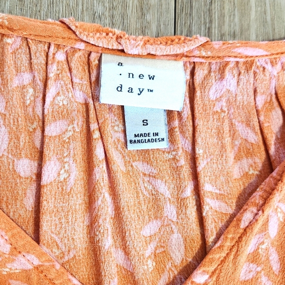 A New Day Top - Picture 2 of 3